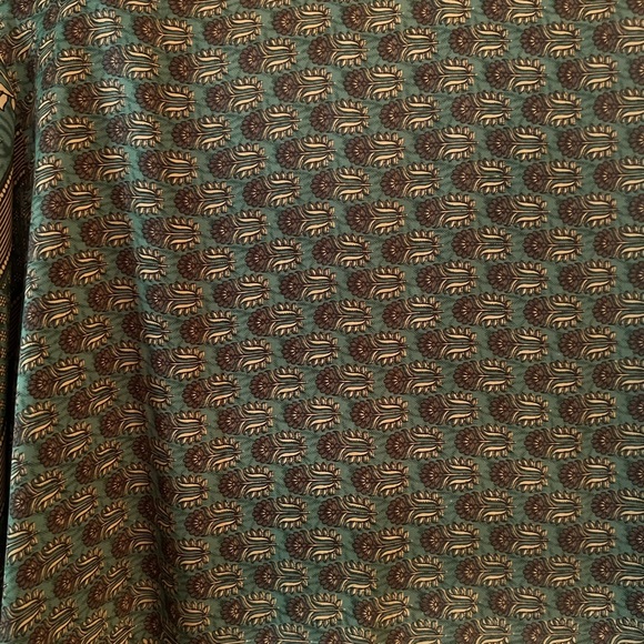 CHAI RANI TOP- SAGE FLOWER SILK TOP - Picture 5 of 6